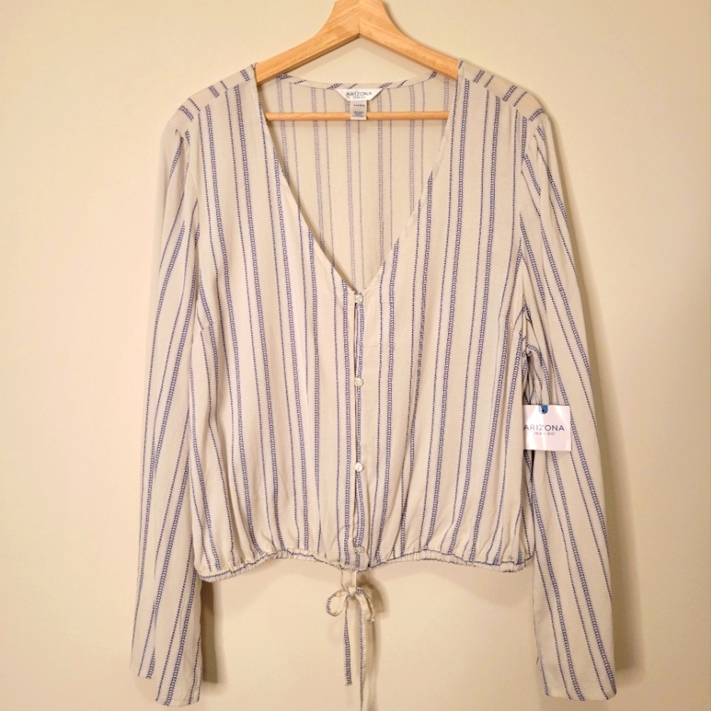 Arizona Jean Company Stripe V-neck shirt